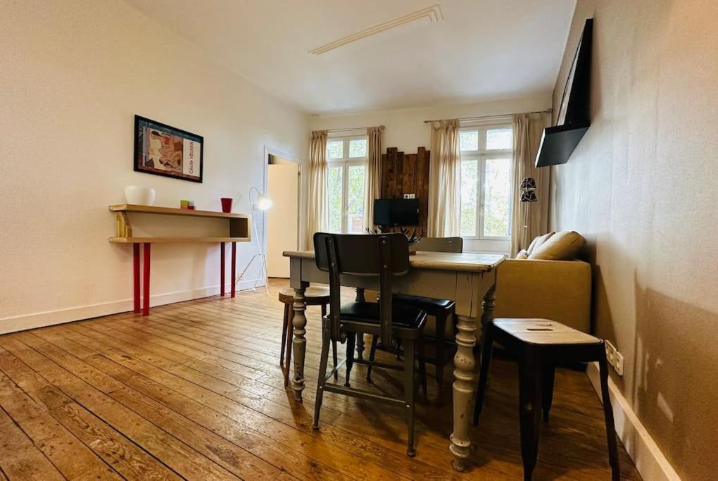 Standing Apartment T2 Near The Train Station And Tours Esterno foto