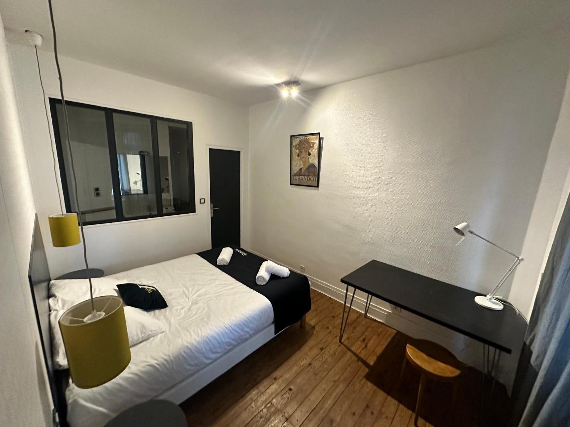 Standing Apartment T2 Near The Train Station And Tours Esterno foto