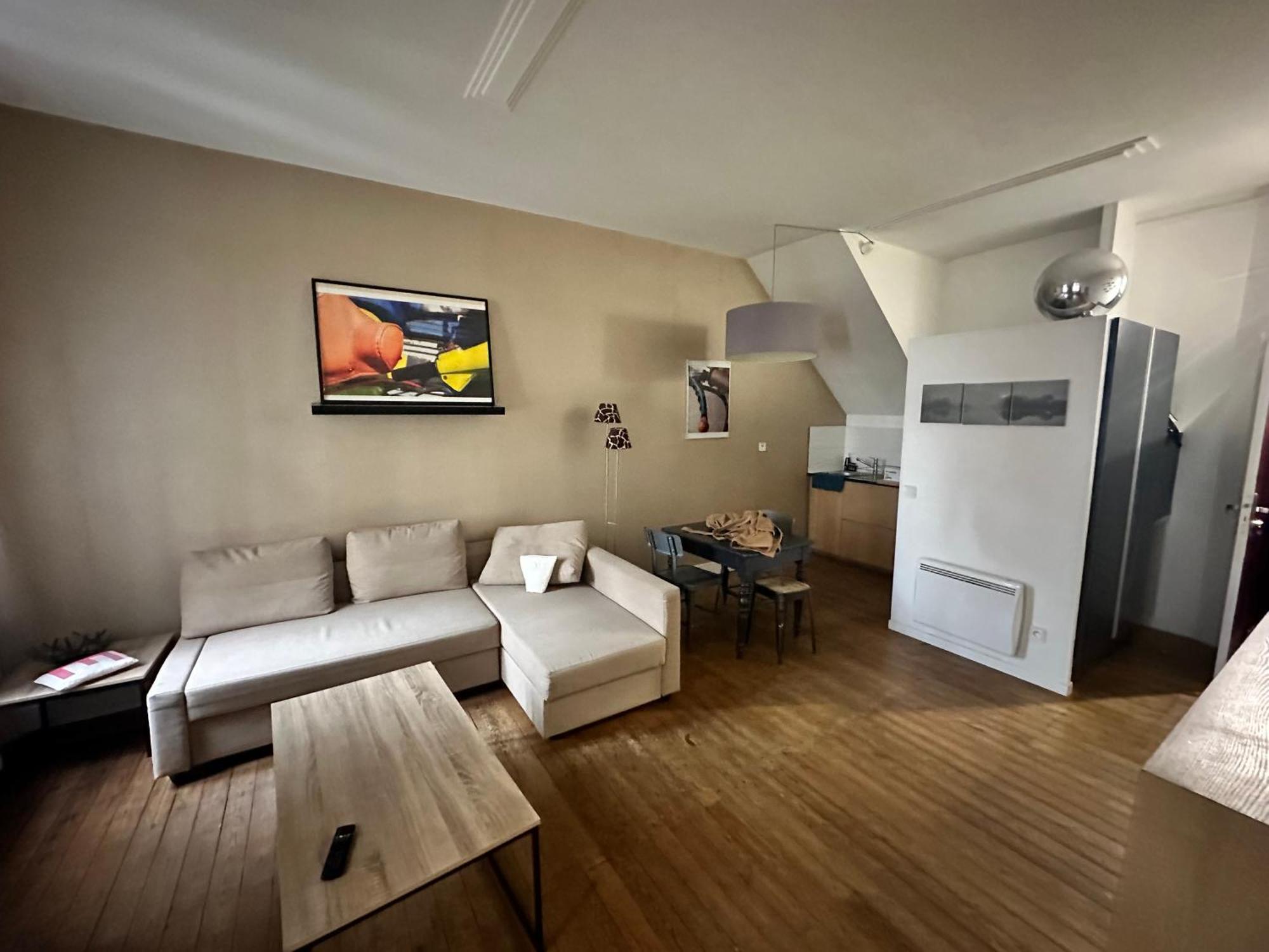 Standing Apartment T2 Near The Train Station And Tours Esterno foto