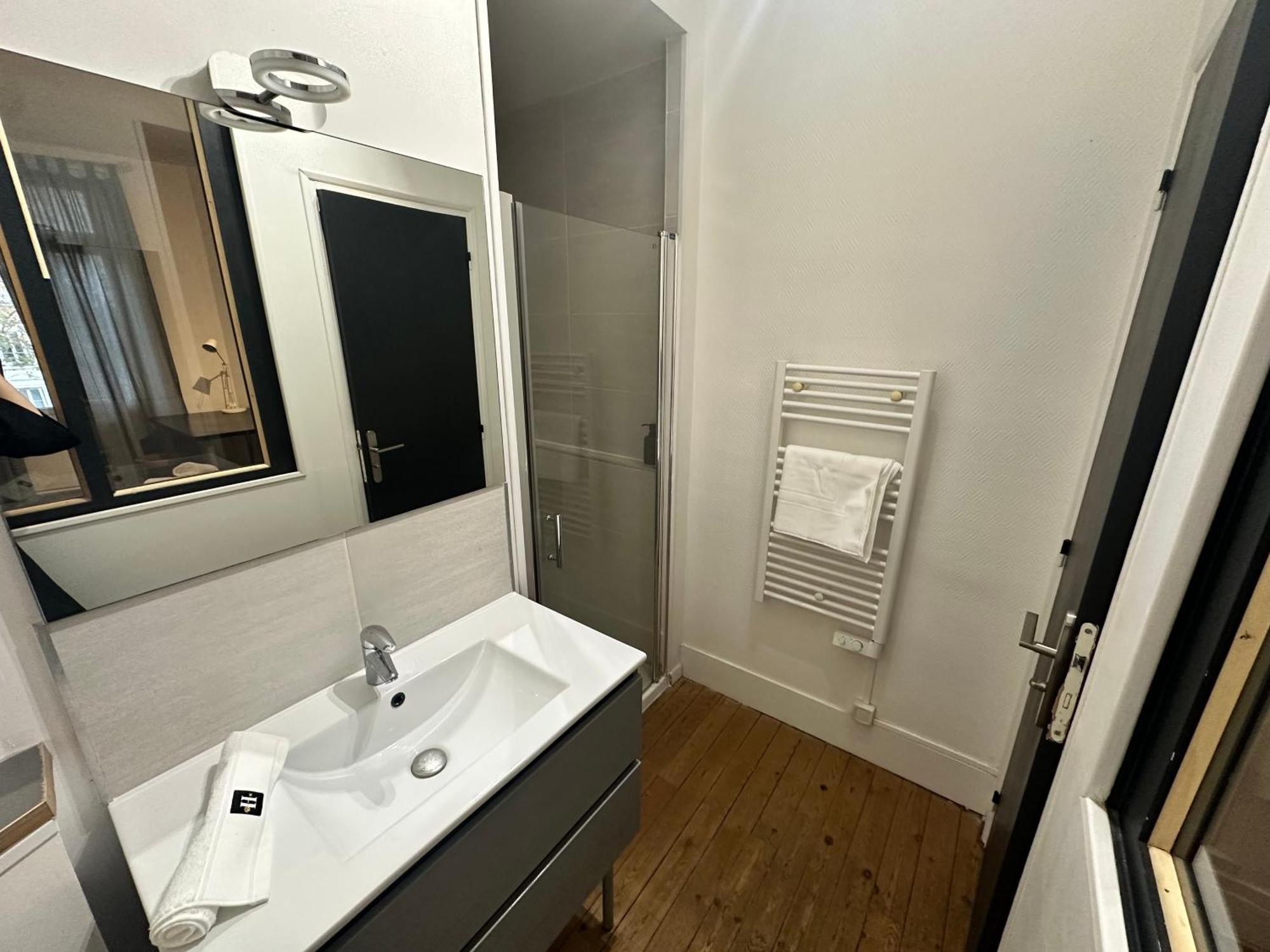 Standing Apartment T2 Near The Train Station And Tours Esterno foto