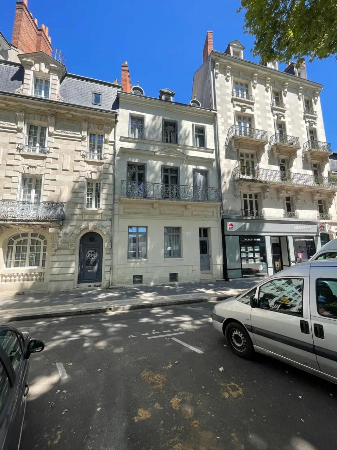 Standing Apartment T2 Near The Train Station And Tours Esterno foto